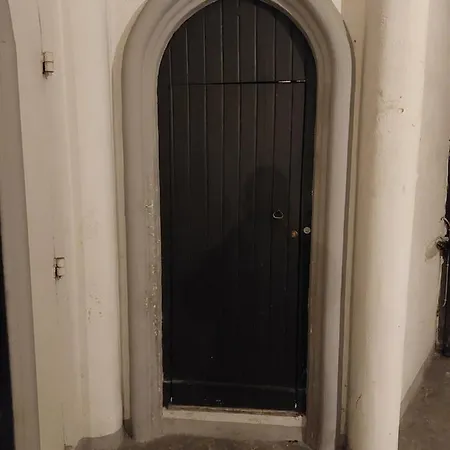 Studio Apartment In Neapolitan Castle Int 28-3